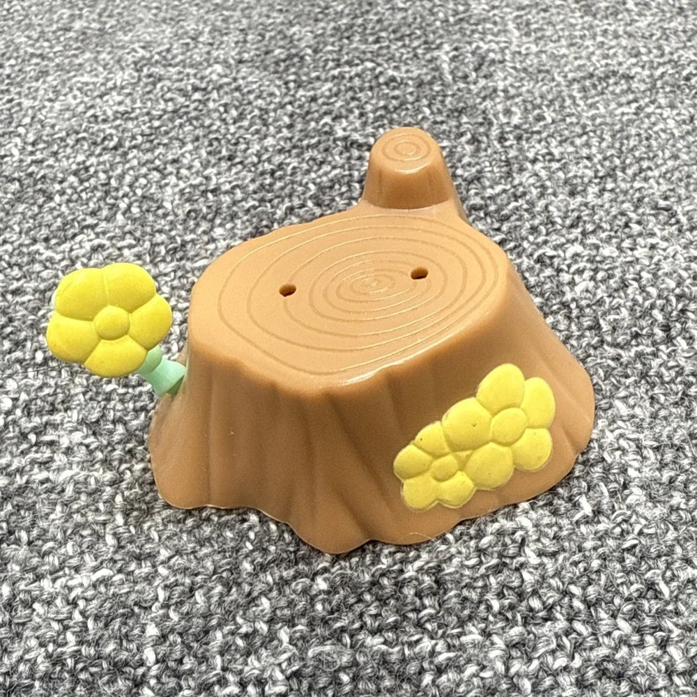 Littlest‎ Pet Shop Spring Bunny #1019 & Armadillo #1454 & LPS Brown Tree Stump